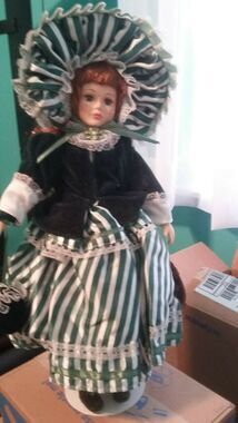 Vintage Heritage Mint Southern Belle Collection Porcelain Doll Beautiful